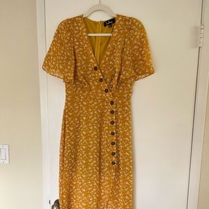 Lulus mustard yellow floral high low dress with buttons